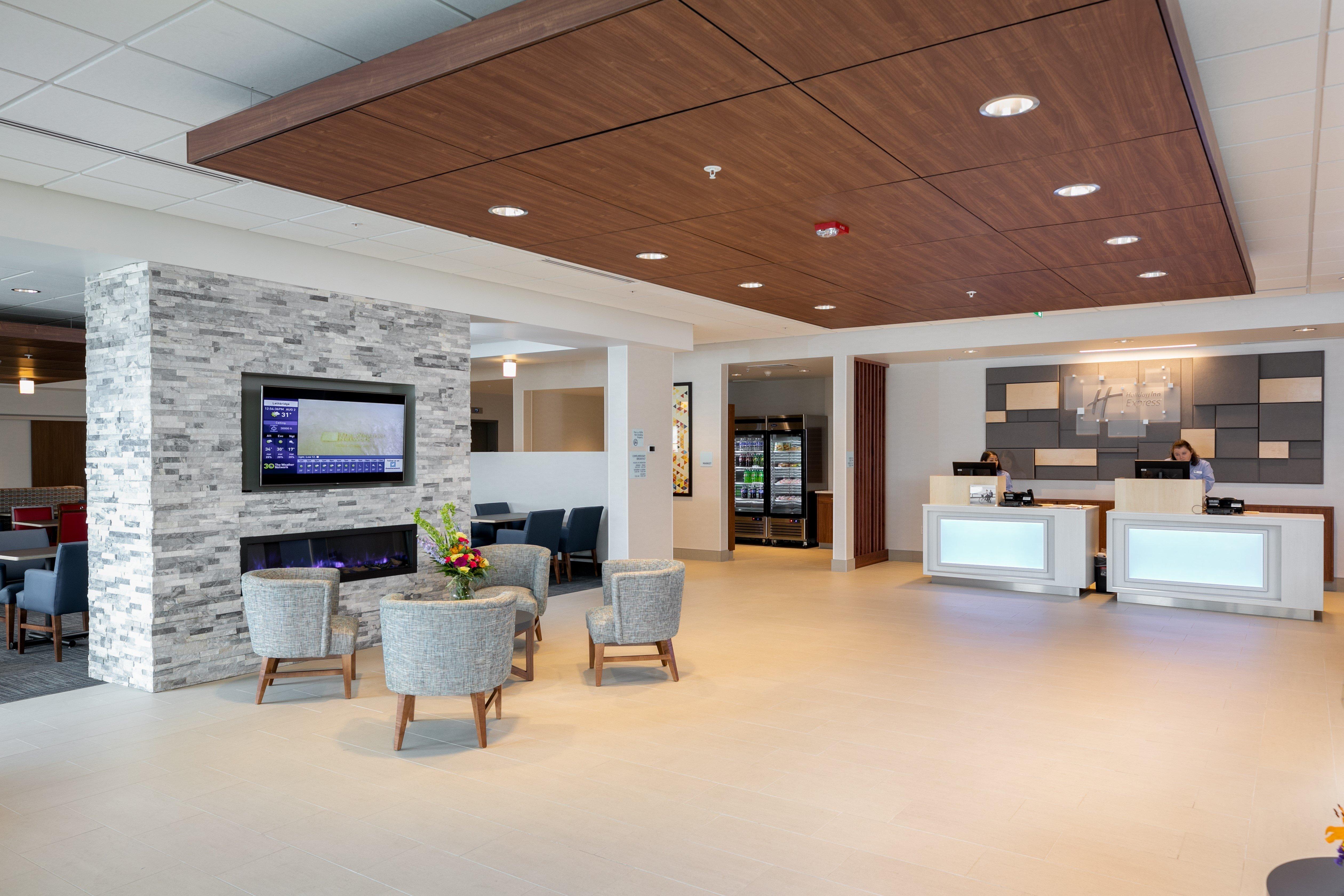 Holiday Inn Express - Lethbridge Southeast By Ihg מראה חיצוני תמונה